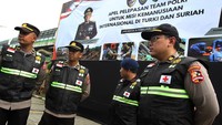 Sementara itu, Tim DVI akan berjumlah tujuh orang. Tim ini terdiri dari dokter spesialis forensik hingga perawat ahli.  