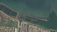 Setelah pemprov DKI menerbitkan izin prinsip kepada masing-masing pengembang pulau buatan, pulau reklamasi pun mulai dibangun. Foto: Esri Community Maps Contributors, Esri, HERE, Garmin, Foursquare, METI/NASA, USGS