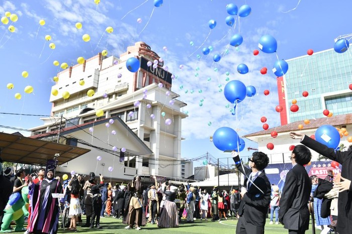 SMP Labschool Jakarta menyelenggarakan kegiatan tahunan berupa kegiatan Lari Terakhir Angkatan kelas IX