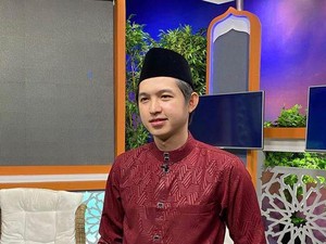 Dulu Ngontrak, Koh Dennis Lim Kini Punya Rumah + Sekolah 1.500 M2