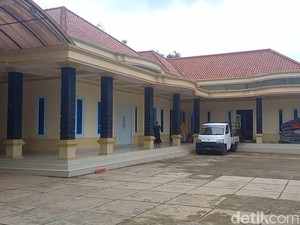 Intip Rumah Megah Milik Sultan Madura buat Sapi Jawara