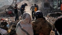 Saat ini jumlah korban tewas kaibat gempa tersebut telah mencapai 21.000 orang. REUTERS/Kemal Aslan.