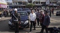 Presiden Joko Widodo tiba mengunjungi Pasar Pagi Batuphat Timur, Lhokseumawe, Aceh, Jumat (10/2/2023). Dalam kunjungan tersebut Presiden meninjau langsung kondisi pasar dan memberikan sejumlah bantuan kepada masyarakat.  