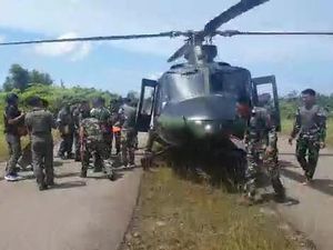 Detik-detik TNI-Polri Evakuasi 25 Warga di Nduga Papua