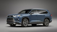 Soal harga, Toyota Grand Highlander 2024 diprediksi akan dijual dengan banderol di atas 40.000 dolar (Rp 606 juta). Di segmennya, mobil ini akan bersaing dengan SUV asal Korea Selatan, Hyundai Palisade. Foto: Dok. Toyota