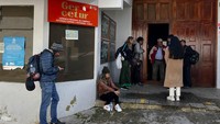 Kementerian pariwisata memperkirakan pada akhir Januari, sektor ini telah merugi 6,2 juta dolar AS atau setara Rp93,7 miliar akibat krisis politik. Masih belum ada rencana pasti untuk pembukaan kembali Machu Picchu.  