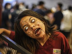 Hii... Ada Zombie Berkeliaran di Pusat Perbelanjaan Jakarta