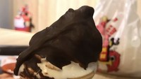 Kata @mcsenget, es krim McD ini terkena dampak global warming. Lihat saja tingginya menyusut!