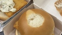 Inginnya dapat burger Fillet-O-Fish yang sempurna, eh rotinya botak di bagian atas. McBotak, sahut seorang netizen.