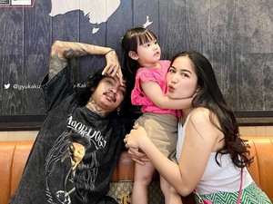 Sepatu Barbie Nyangkut di Hidung Anak Young Lex