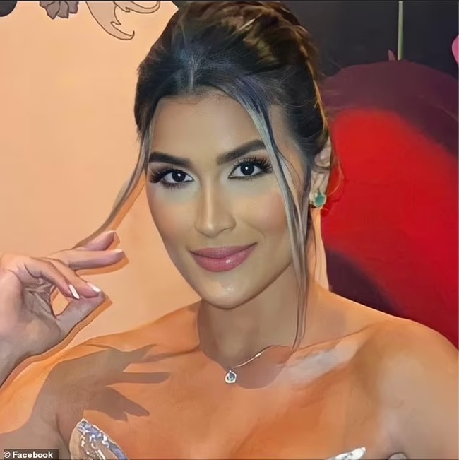 Daniela juga disebut memakai sebagian uang dari pembayar pajak untuk memperbaiki koleksi sepatu desainer hingga membagikannya pada teman dan saudara. Foto: Facebook Daniela Rendon