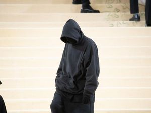 Demna Ubah Imej Balenciaga Setelah Iklan Kontroversial, Hindari Momen Viral