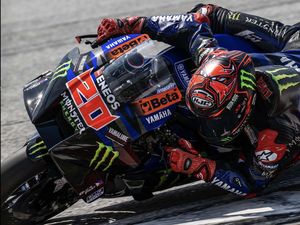 Yamaha Tidak Mungkin Berganti Mesin Inline ke V4, Ini Alasannya