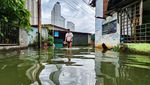 Hujan Deras di Jakarta Tadi Pagi Bikin Kawasan Ini Terendam