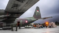 Bantuan diterbangkan ke Turki menggunakan pesawat Hercules C-130 TNI AU dari Lanud Halim Perdanakusuma, Jakarta, Sabtu (11/2/2023).