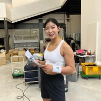 Sosok Jang Eun Sil viral menjadi perbincangan karena kemiripannya dengan Seulgi Red Velvet. Saat ini dia menjadi kontestan acara Netflix Physical 100. Foto: dok. Instagram @sillllling