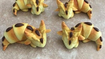 Sejujurnya ini adalah roti croissant. Foto: (Bored Panda).