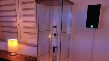 Keren sepertinya kalau lampu kamar berbentuk roket. Foto: (Bored Panda).