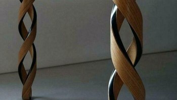 Bagaimana cara mengukir kaki meja seperti ini ya detikers? Foto: (Bored Panda).