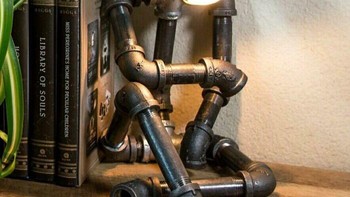 Kok kepikiran ya bikin lampu mikir seperti ini. Foto: (Bored Panda).