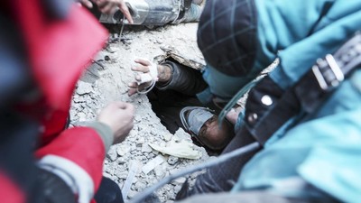 Korban Gempa Turki Selamat Setelah 108 Jam Terkubur Reruntuhan