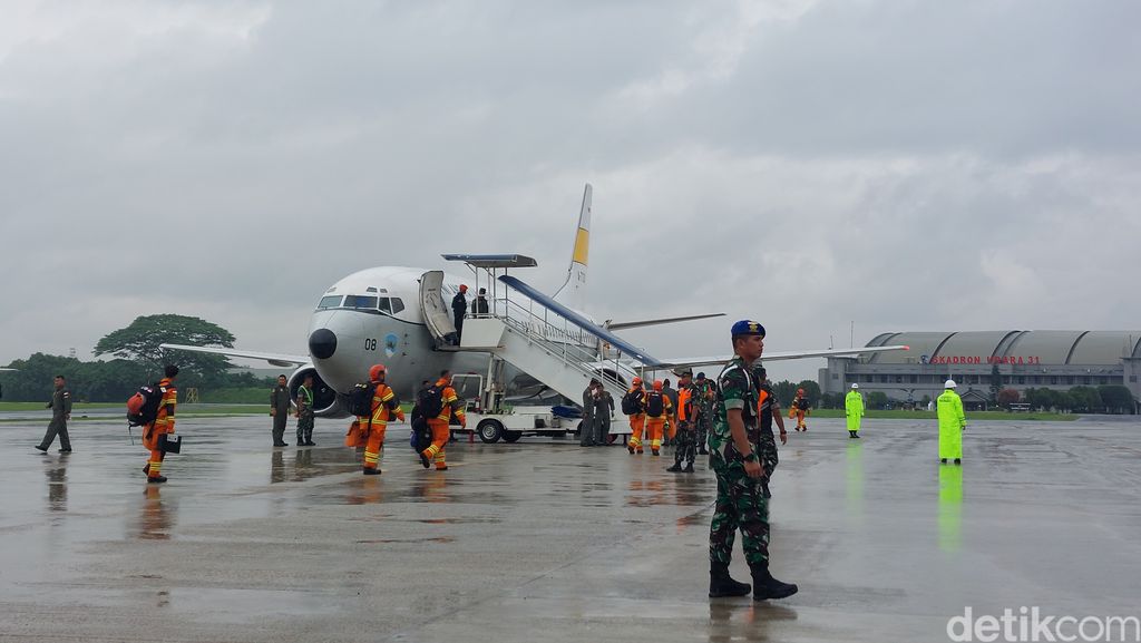 Menko PMK, Muhadjir Effendy, melepas pemberangkatan bantuan untuk korban gempa Turki, di Lanud Halim Perdanakusuma, Jaktim, 11 Februari 2023. (Rumondang Naibaho/detikcom)