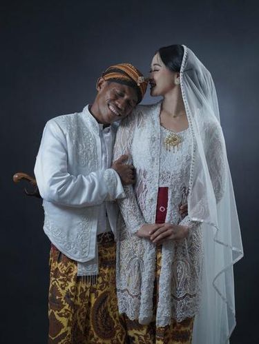 Pasangan Arum Puspitasari dan Makruf, viral di media sosial.