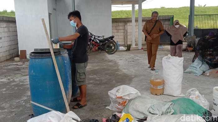 Popok bekas jadi pupuk organik lamongan
