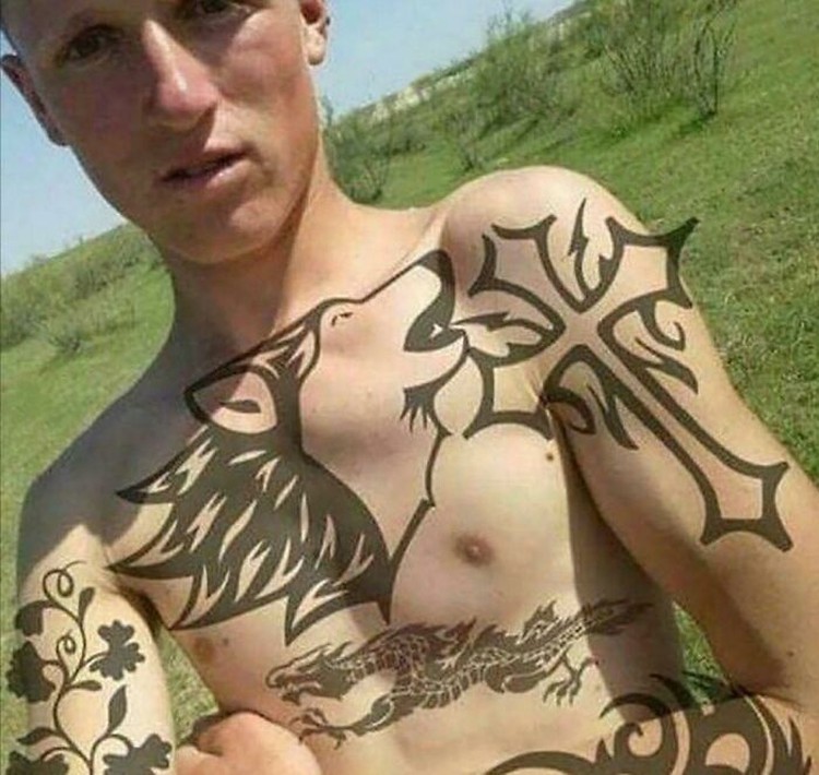 Biasanya seseorang minta diedit fotonya supaya keren, tapi berbeda dengan deretan karya berikut ini. Bukannya keren malah bikin geleng-geleng.