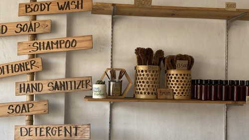 Produk-produk yang dijual Bali Refill Station.