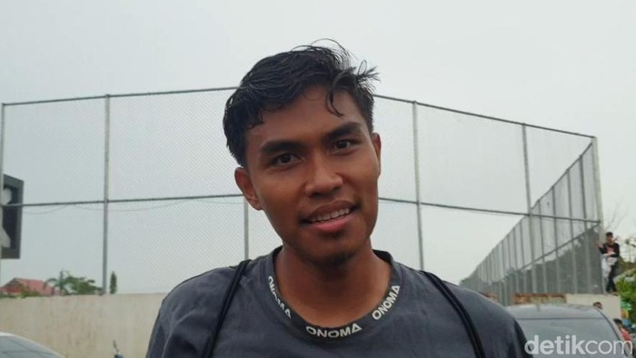Bek baru PSM Makassar Ahmad Rusadi siap dimainkan lawan Persib Bandung di pekan ke-24 Liga 1 2022/2023.