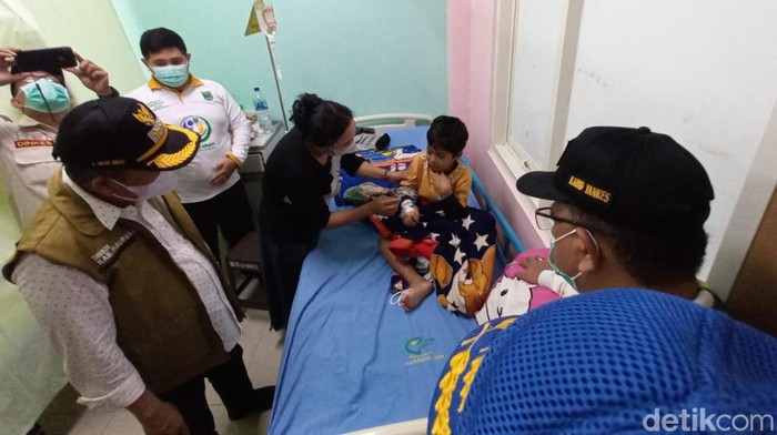 Bocah di Pasuruan dirawat setelah digigit ular saat banjir