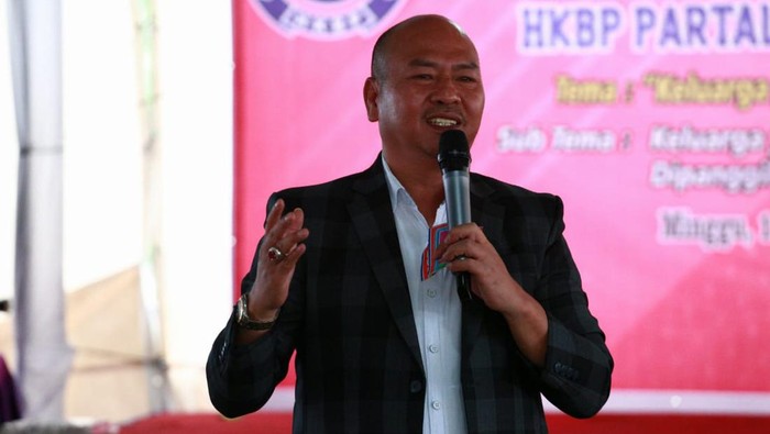 Bupati Taput Nikson Nababan saat menghadiri HUT ke-138 HKBP Partali Toruan