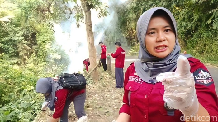Cara Unik Kades di Majalengka Awasi Pembuang Sampah Ilegal