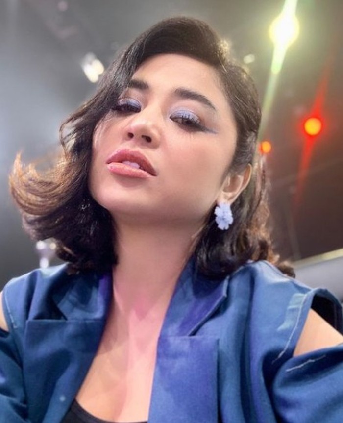 Dewi Perssik Dewi Perssik