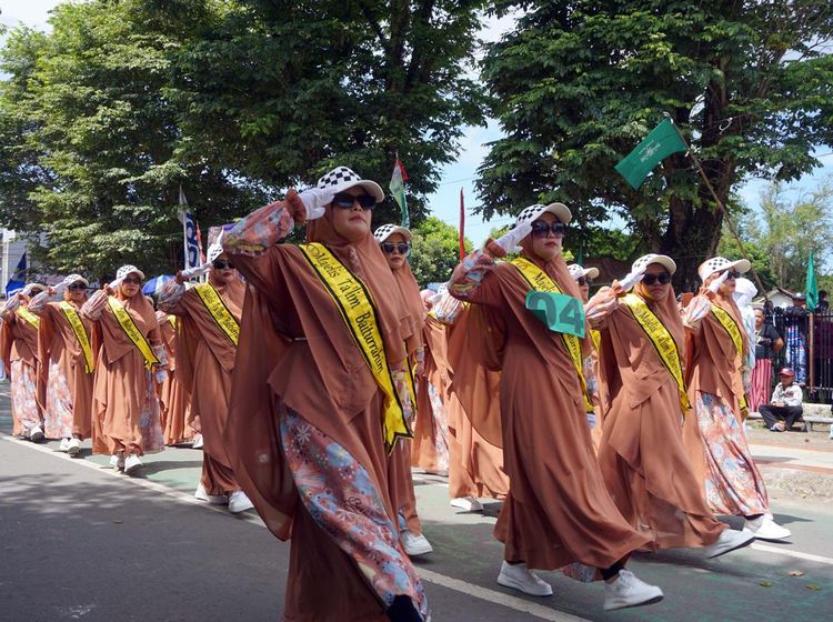Ada Festival Gerak Jalan Muslimah di Kota Sorong Papua