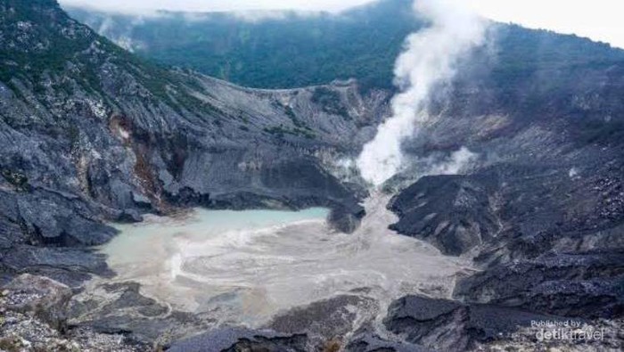 Gunung Tangkuban Parahu, Pesona Alam dengan Kawah Eksotis