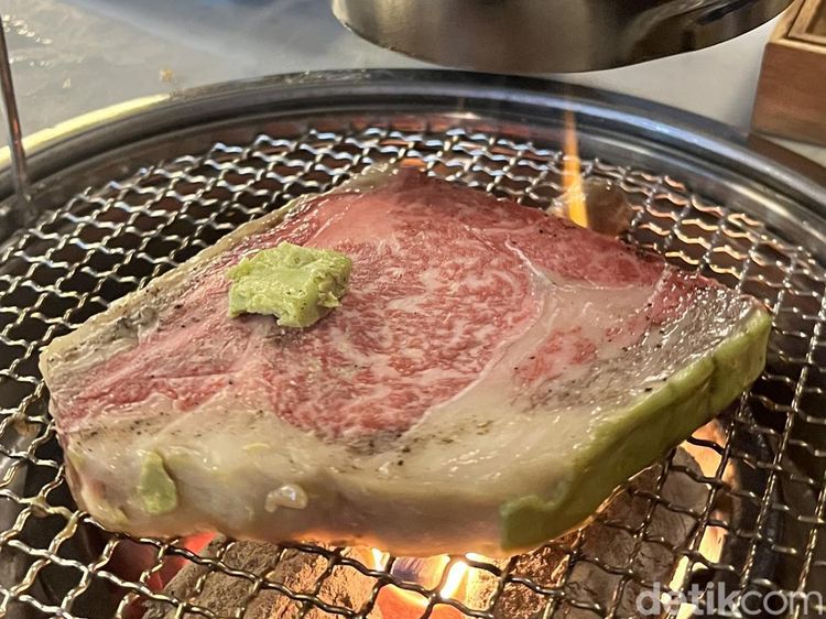 Gurih Juicy! Di Silo Kitchen Bisa Cicipi Daging Wagyu A5