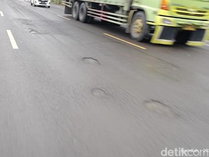 Duh! Baru Diperbaiki, Jalan di Sumberejo Bojonegoro Rusak Lagi