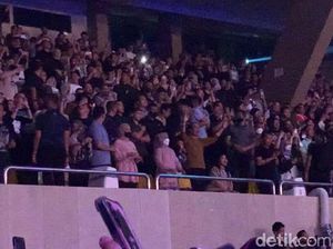 Iriana dan Jokowi Asyik Berjoget saat Nonton Konser Dewa 19 di Medan