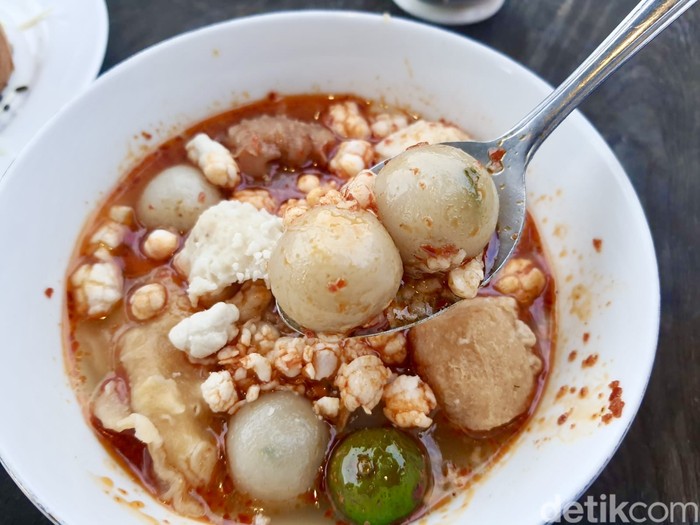 Kafe DPakar di Dago Pakar, Bandung yang cocok untuk nongkrong di akhir pekan.