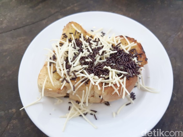 Kafe D'Pakar di Dago Pakar, Bandung yang cocok untuk nongkrong di akhir pekan.