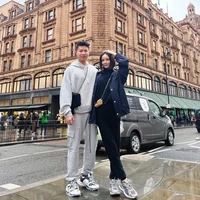 Urusan perceraian Kim dan Leslie tidak mudah. Sang mantan suami tampaknya memperebutkan harta gono-gini, bahkan sepatu Crocs yang ia beli saat pernikahan. Foto: dok. Instagram/Kim Lim