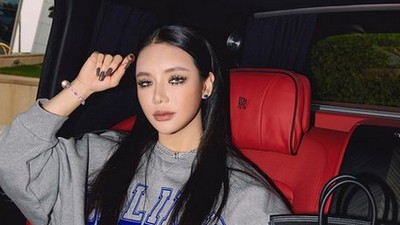 7 Foto Sosialita Cerai Baru 2 Bulan Nikah, Mantan Minta Balikin Sepatu Crocs