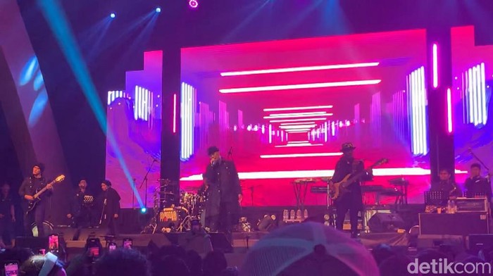 Konser Dewa 19 di Medan. (Kartika Sari/detikSumut)