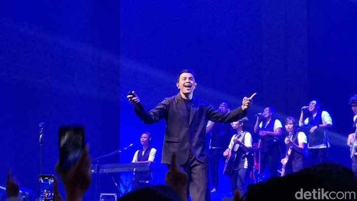 Konset Tulus Tur Manusia 2023 Surabaya