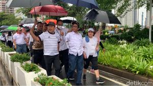 Mahfud-Ketua Komnas HAM Ikut Pawai Dukung Pengesahan RUU PPRT di Dukuh Atas