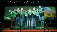 President & CEO of Manulife Indonesia Ryan Charland, Director & General Manager of Agency Manulife Indonesia Novita Rumngangun dan jajaran Manajemen Agency bersama dengan para tenaga pemasar hadir dalam kegiatan Agency Kick Off di Bangkok.