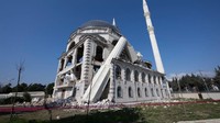 Masjid lain yang berada di Antakya juga rusak. Boris Roessler/picture alliance via Getty Images.