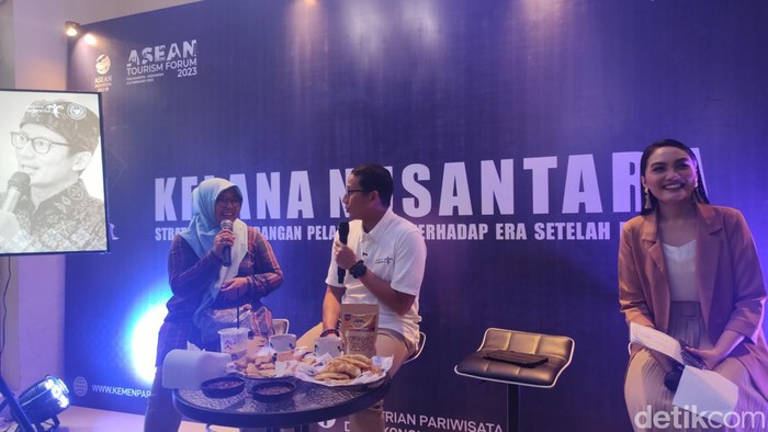 Menparekraf Sandiaga Uno dalam acara diskusi soal UMKM di Makassar, Sulsel.